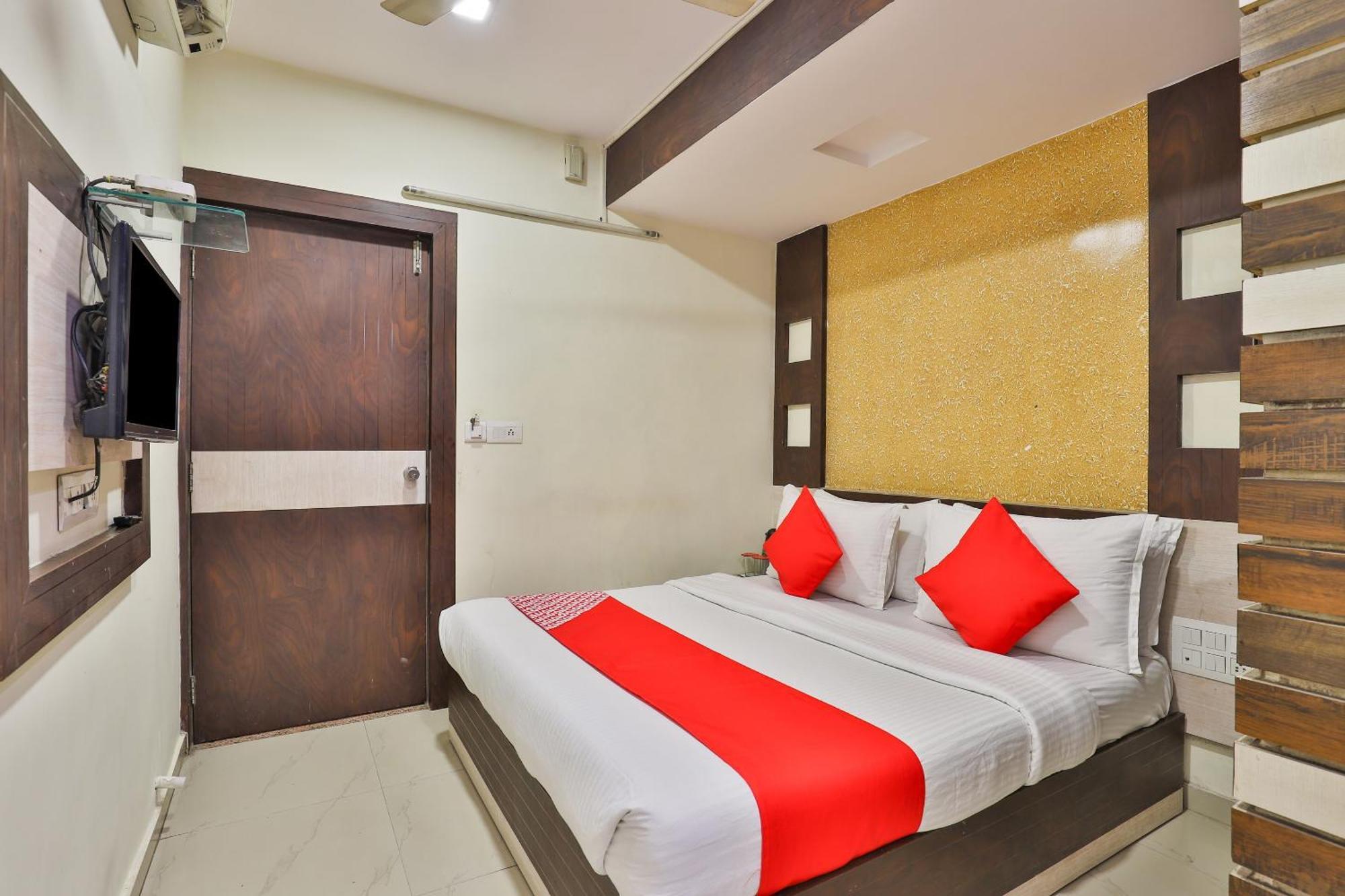 Hotel O Sri Balaji Residency Ahmedabad Exterior photo